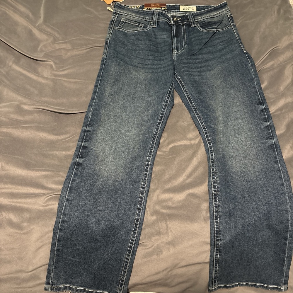 Men's Blue axel boot cut jeans
32
9 inch leg opening
11 inch thigh